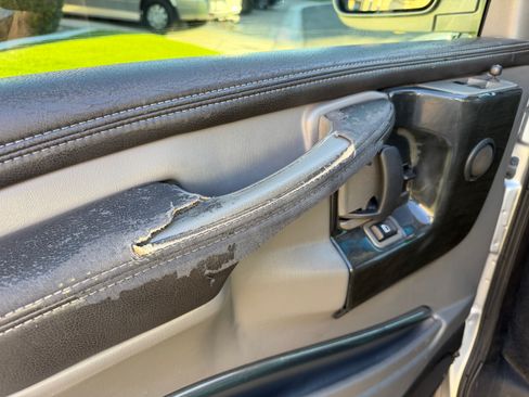 Used 2015 Chevrolet Express 2500 Extended image 19