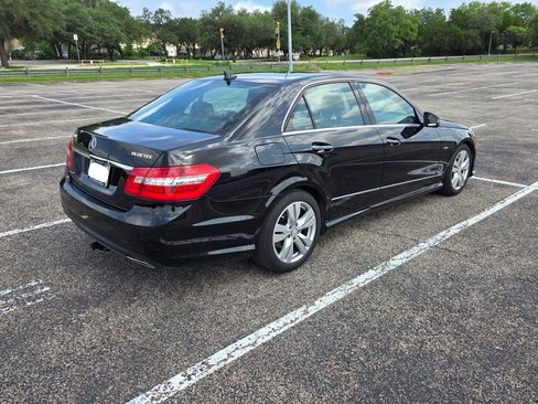 Used 2011 Mercedes-Benz E 350 BlueTEC Sedan image 6