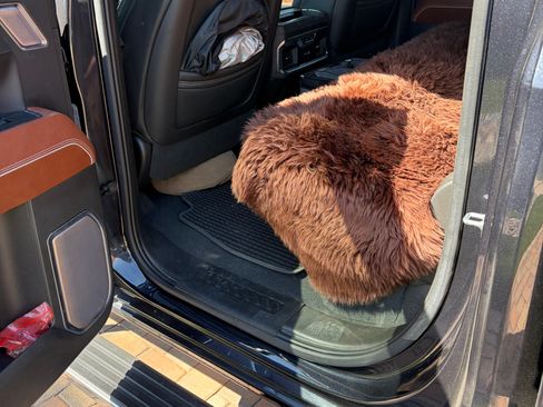 Used 2023 GMC Sierra 1500 Denali Ultimate AWD/4WD image 4
