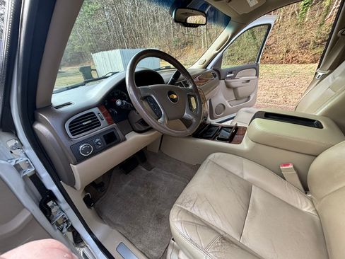 Used 2013 Chevrolet Tahoe LTZ image 18