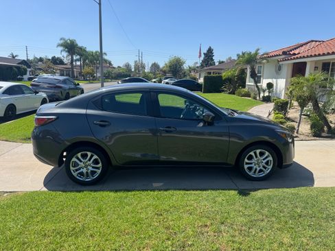 Used 2018 Toyota Yaris iA FWD image 10