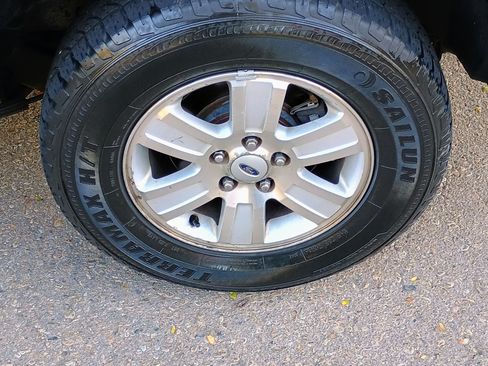 Used 2006 Ford Explorer XLT image 30