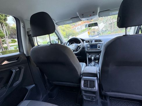 Used 2021 Volkswagen Tiguan S image 11