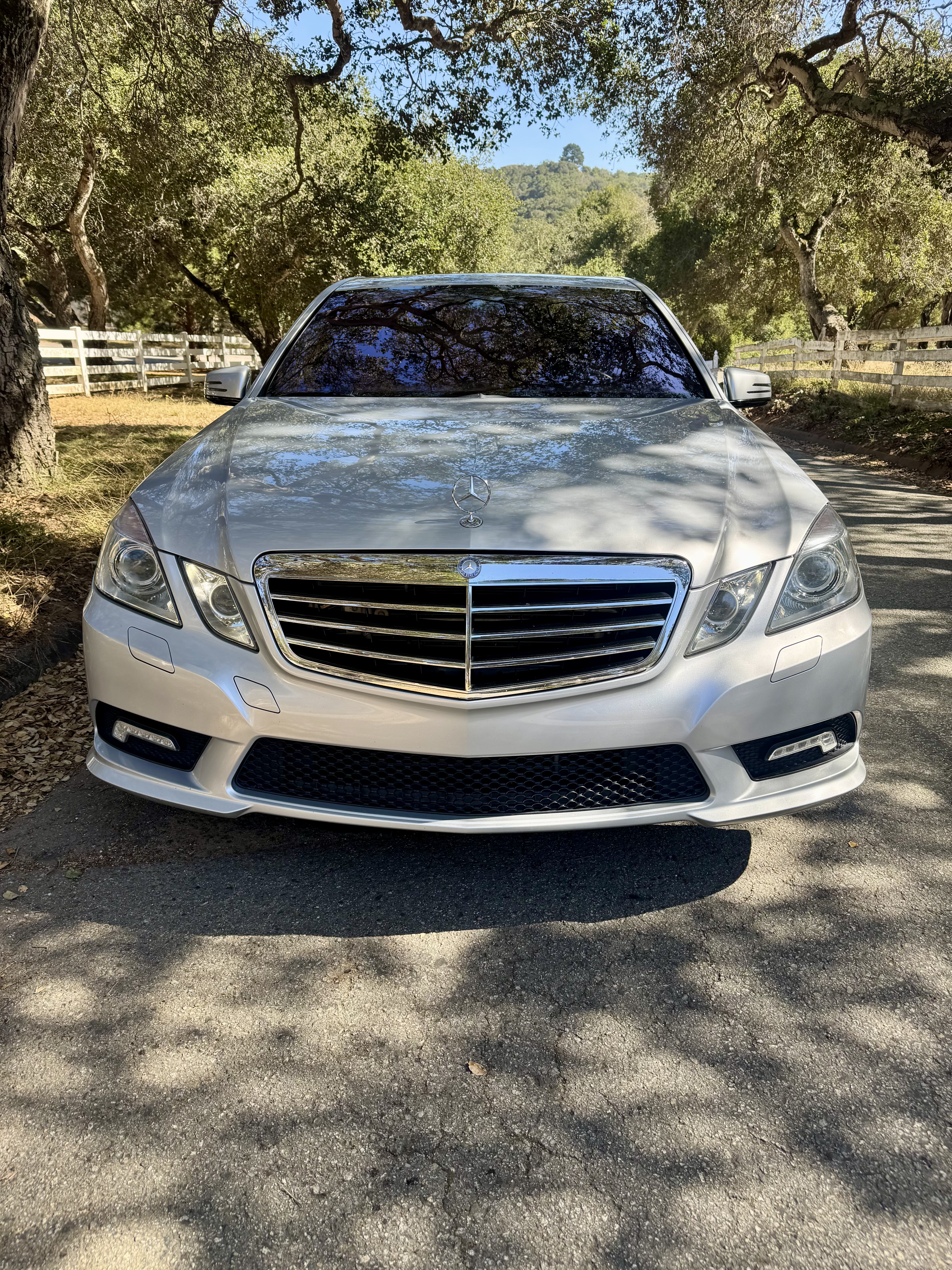 Used 2011 Mercedes-Benz E 550 Sedan image 2