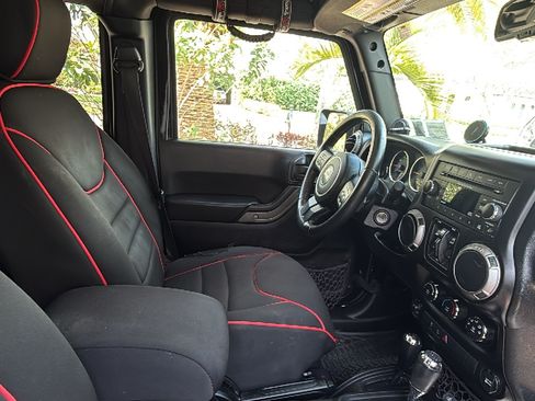 Used 2013 Jeep Wrangler Unlimited Sport image 11