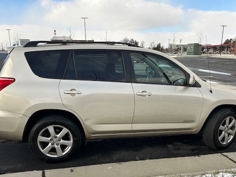 Used 2007 Toyota RAV4 Limited image 4