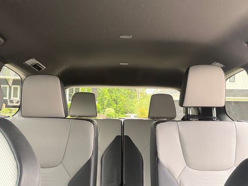 Used 2025 Lexus TX 500h AWD w/ Technology Package image 5