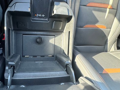 Used 2024 GMC Sierra 2500 AT4 w/ Technology Package image 15