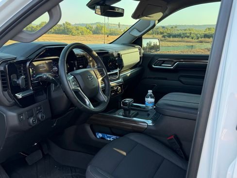 Used 2024 Chevrolet Silverado 1500 RST w/ Rally Edition RWD image 15