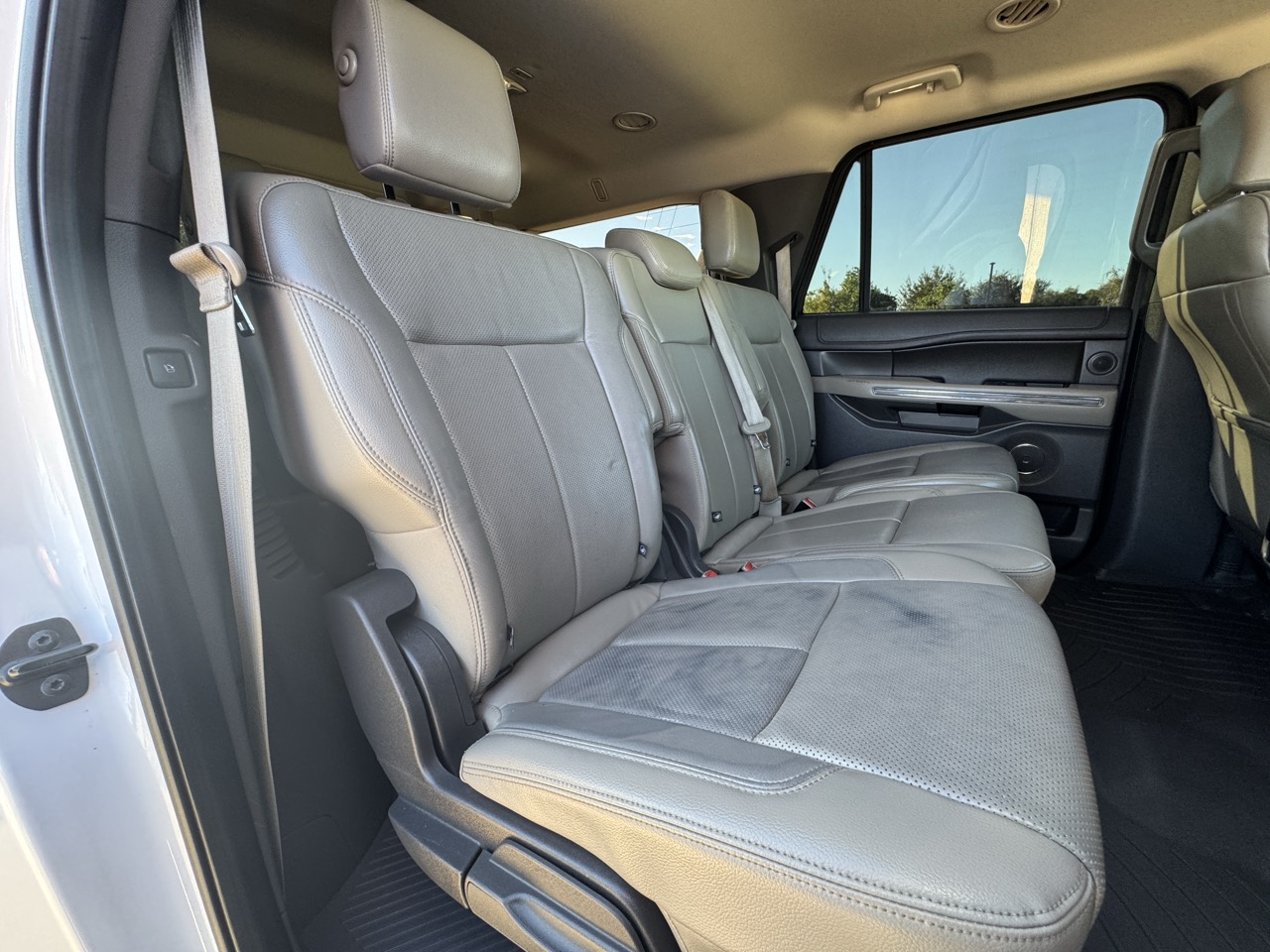 Used 2018 Ford Expedition Max XLT w/ Equipment Group 202A RWD image 19