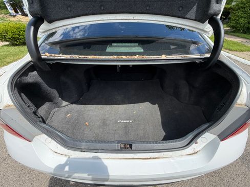 Used 2016 Toyota Camry SE FWD image 15