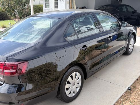 Used 2016 Volkswagen Jetta S image 4