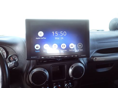 Used 2015 Jeep Wrangler Sport image 18