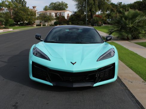 Used 2024 Chevrolet Corvette Z06 image 2