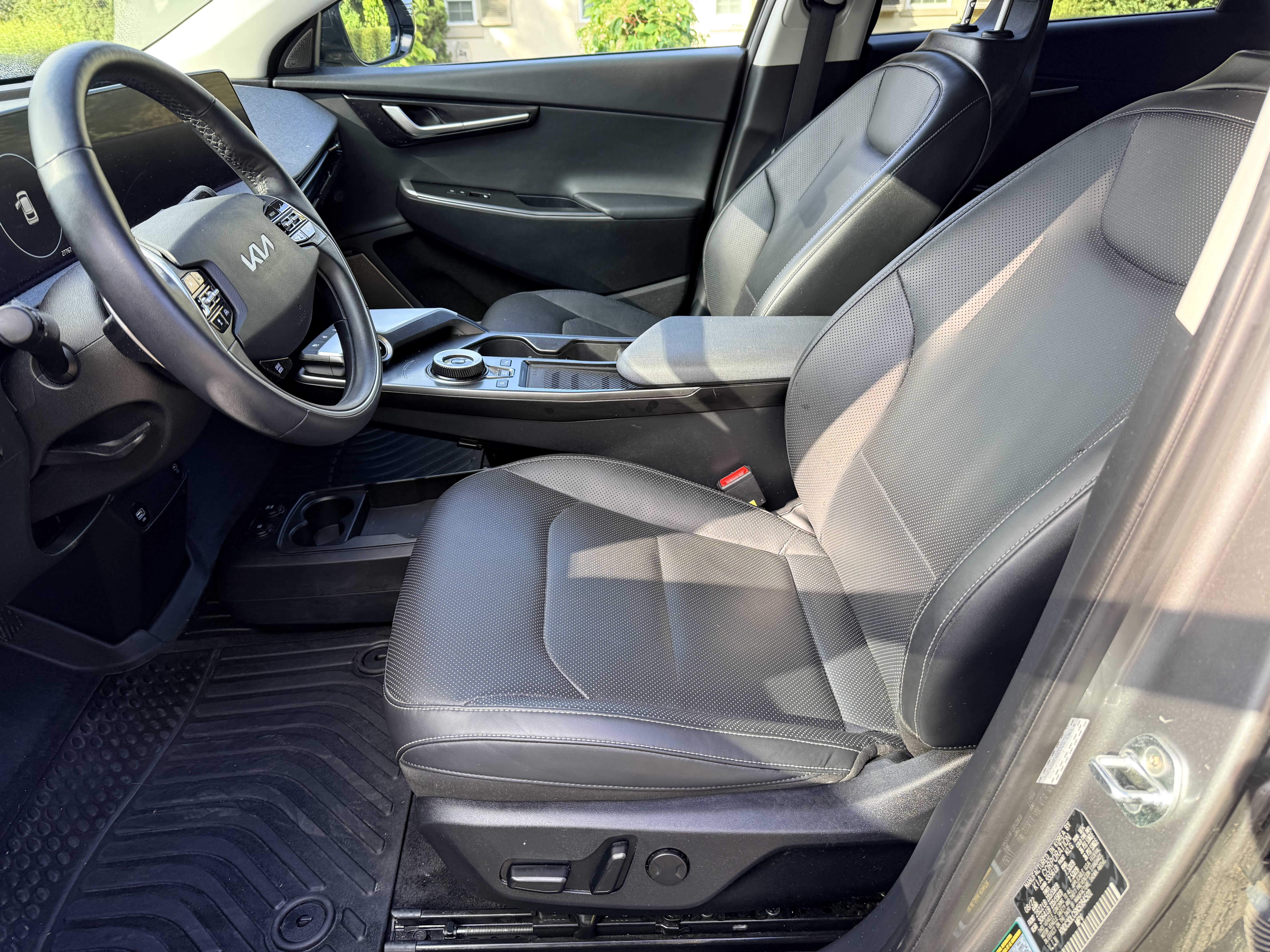 Used 2022 Kia EV6 Wind w/ Wind Technology Package AWD/4WD image 10