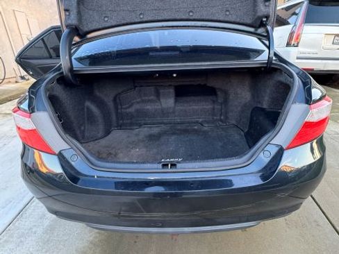 Used 2015 Toyota Camry SE image 10