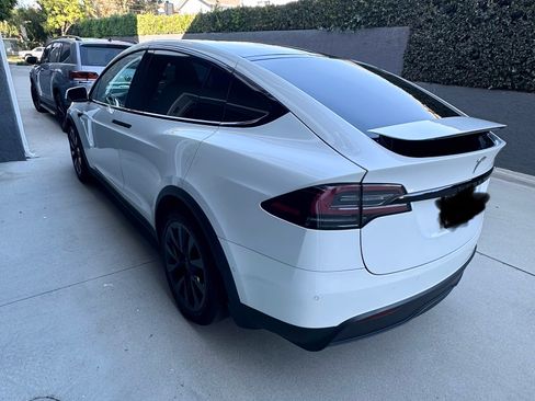 Used 2023 Tesla Model X AWD/4WD image 4