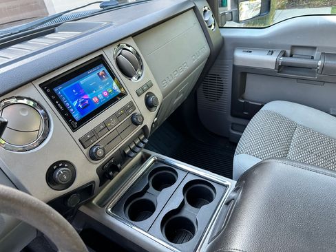 Used 2014 Ford F250 XLT w/ XLT Premium Package AWD/4WD image 14