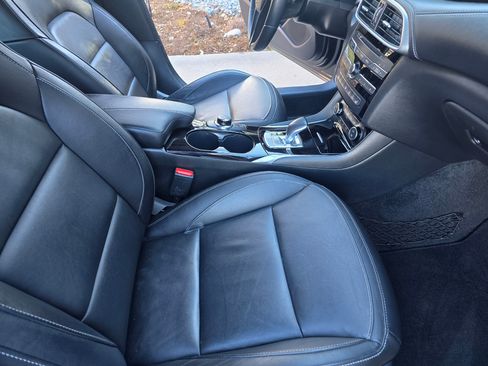 Used 2017 INFINITI QX30 Premium w/ Navigation Package image 22