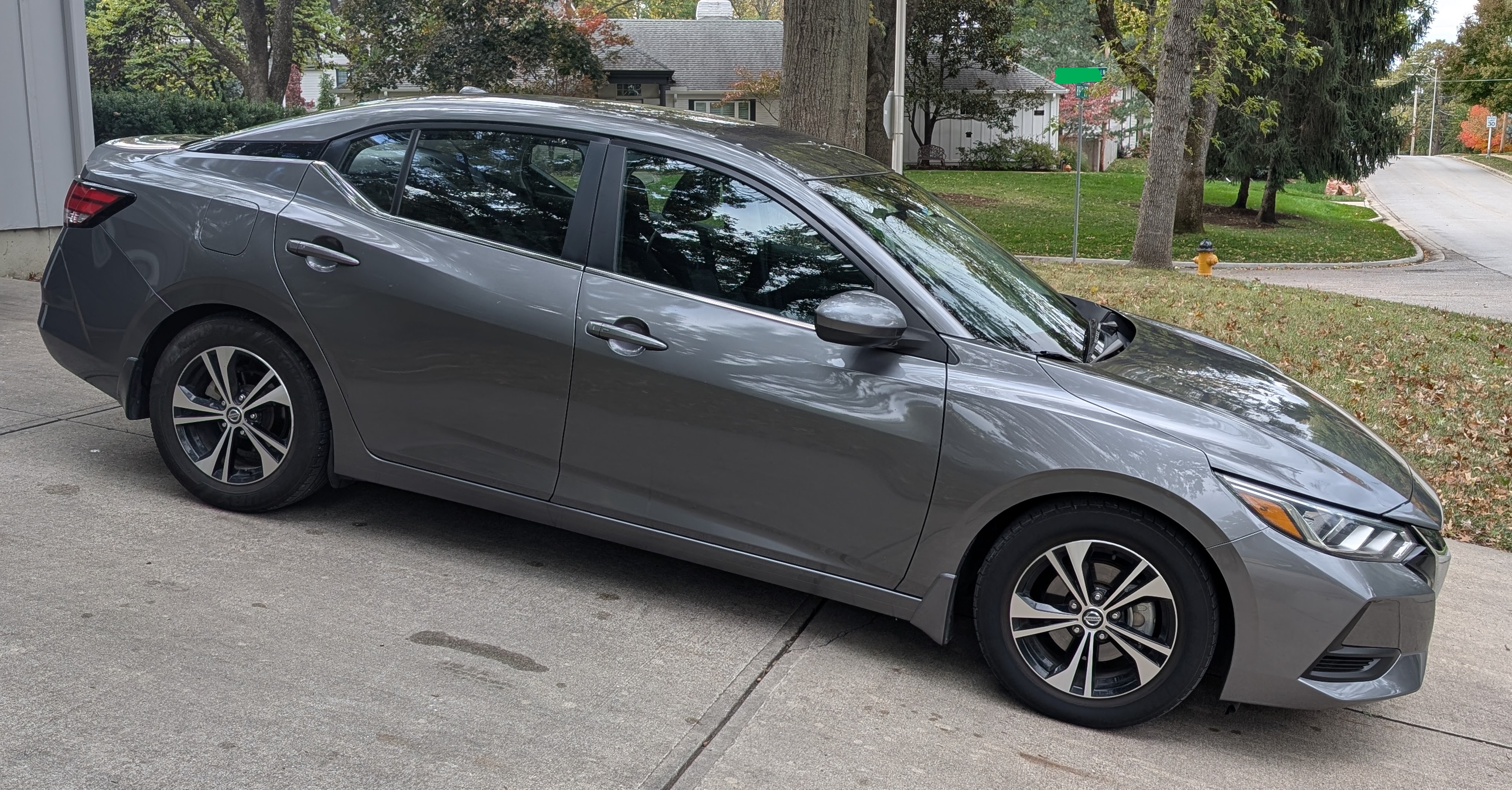 Used 2021 Nissan Sentra SV FWD image 5