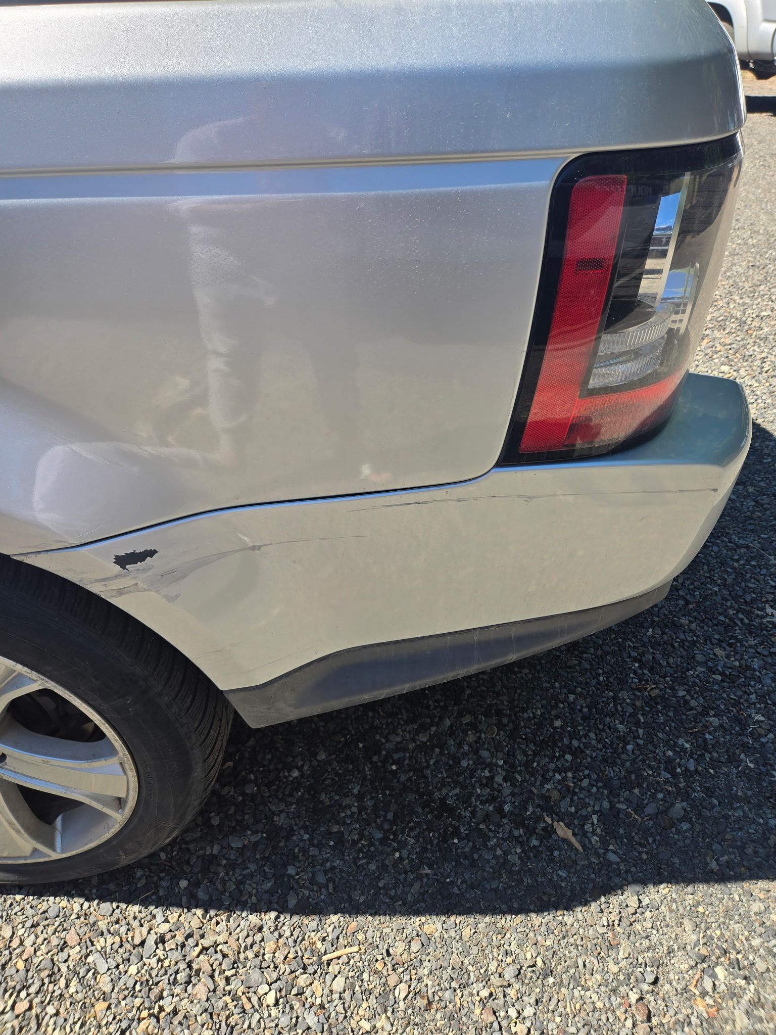 Used 2012 Land Rover Range Rover Sport HSE AWD/4WD image 8