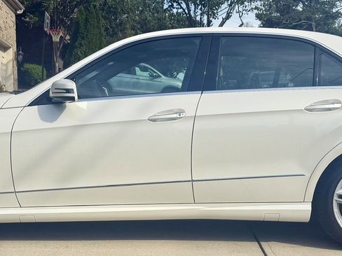 Used 2013 Mercedes-Benz E 350 4MATIC Sedan image 8