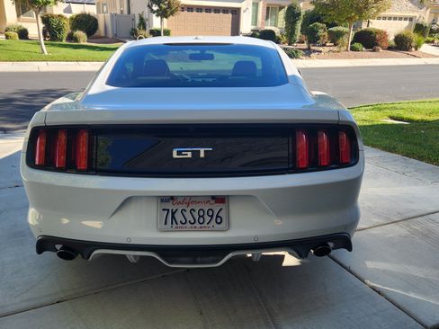 Used 2015 Ford Mustang GT Premium image 4