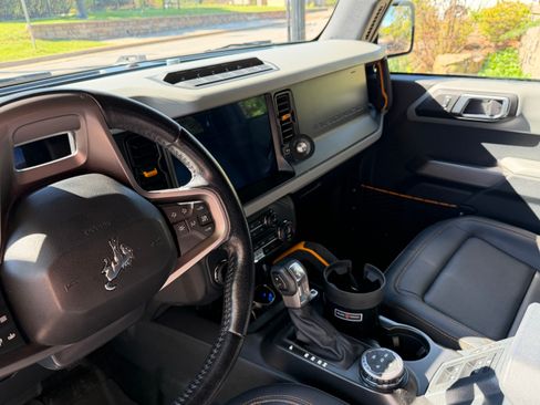 Used 2021 Ford Bronco Badlands image 9