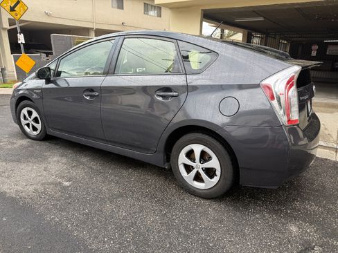 Used 2015 Toyota Prius Two FWD image 6