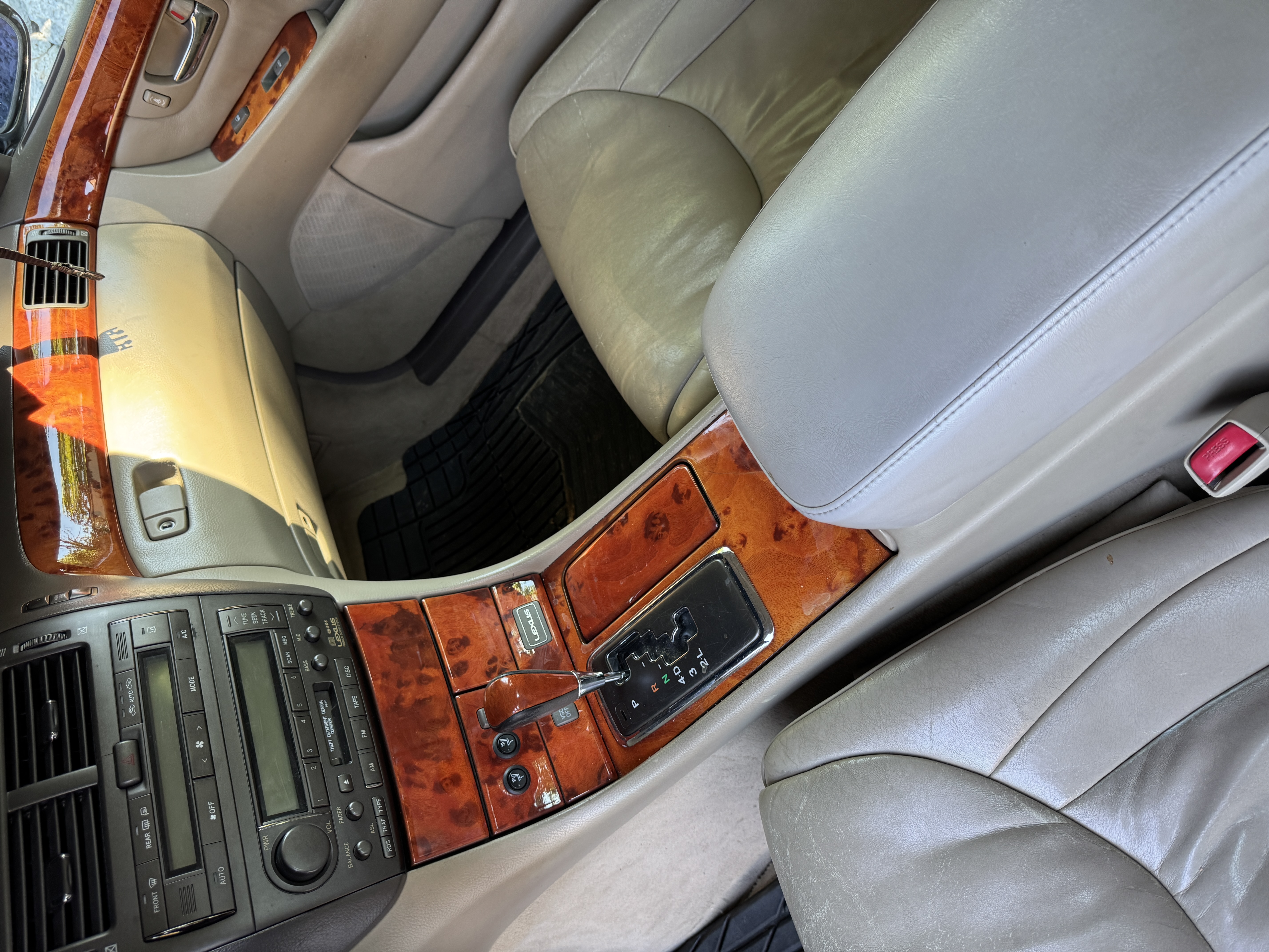 Used 2002 Lexus LS 430 RWD image 9