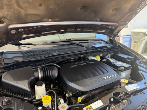Used 2014 Dodge Grand Caravan SE FWD image 17