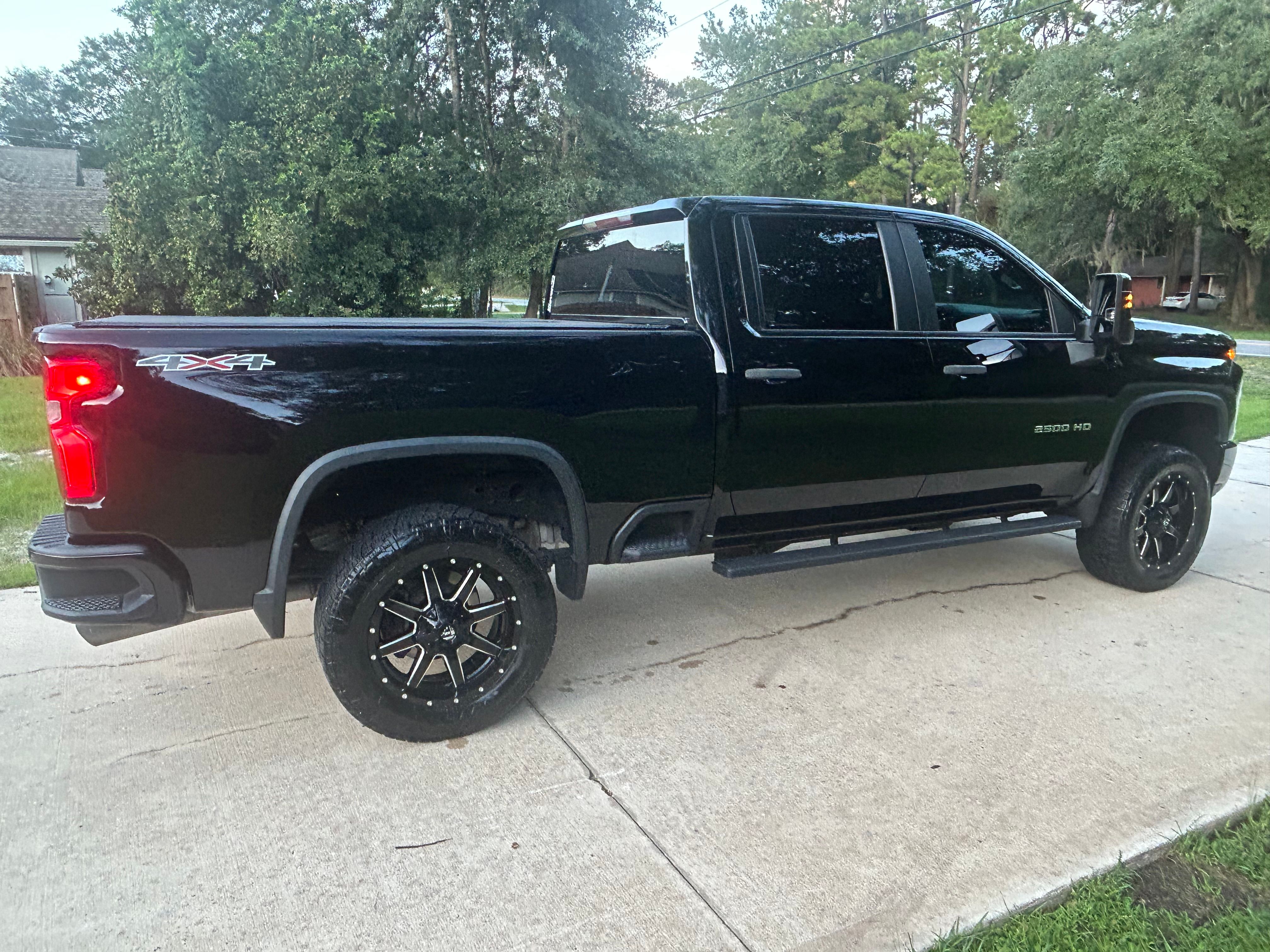 Used 2021 Chevrolet Silverado 2500 Custom w/ Custom Value Package AWD/4WD image 4