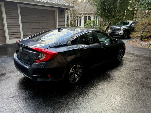 Used 2017 Honda Civic EX-T image 5