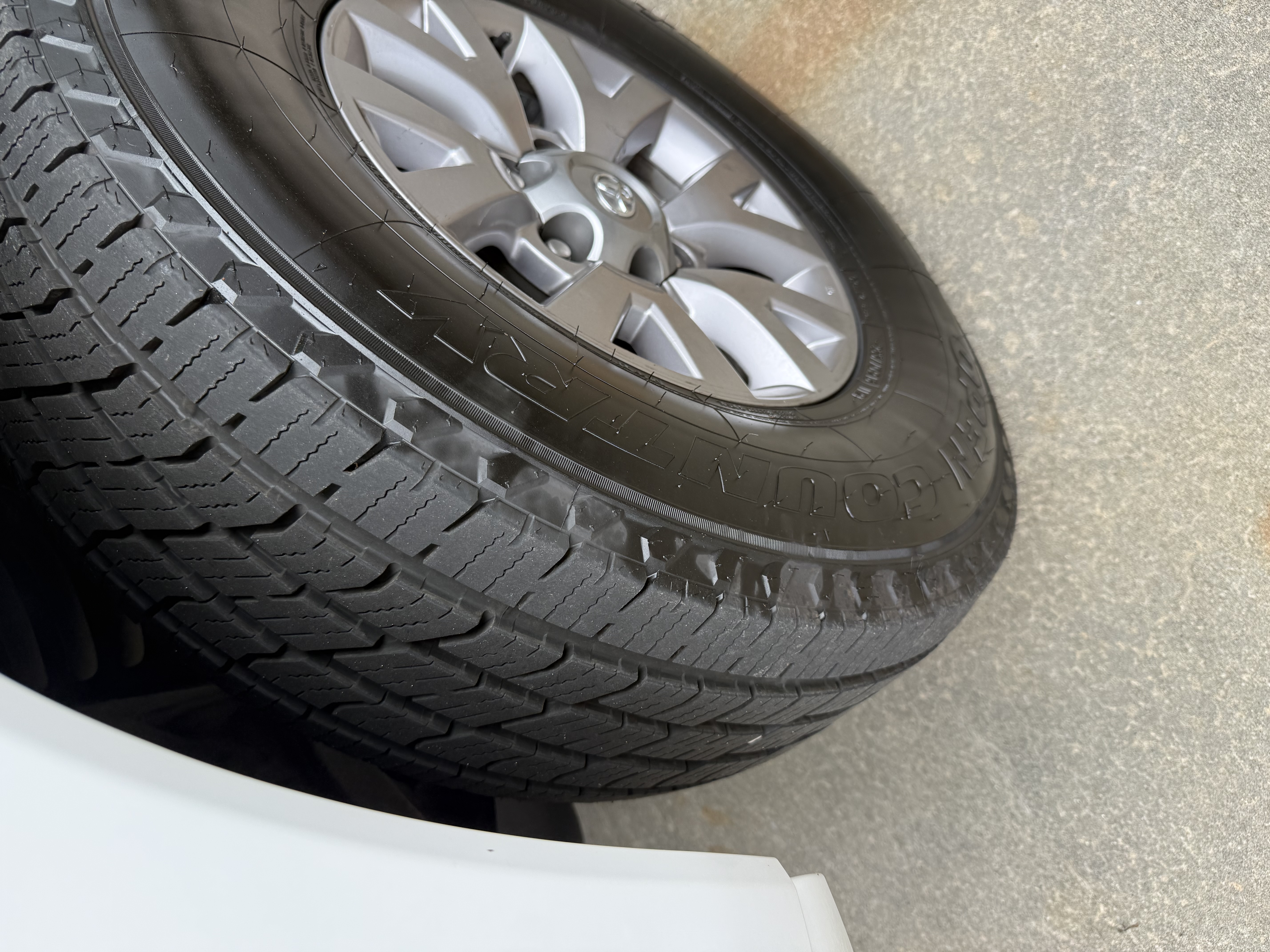 Used 2017 Toyota Tacoma TRD Sport AWD/4WD image 15