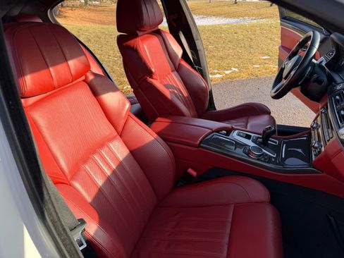 Used 2015 BMW M5 image 21