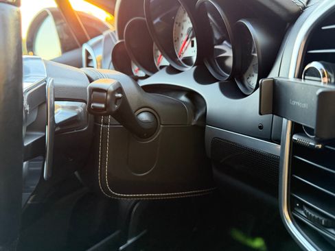 Used 2018 Porsche Cayenne Turbo S w/ Premium Package Plus image 11