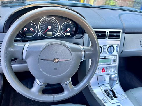 Used 2006 Chrysler Crossfire Limited image 13