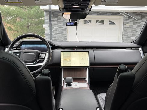 Used 2024 Land Rover Range Rover Long Wheelbase SE image 15