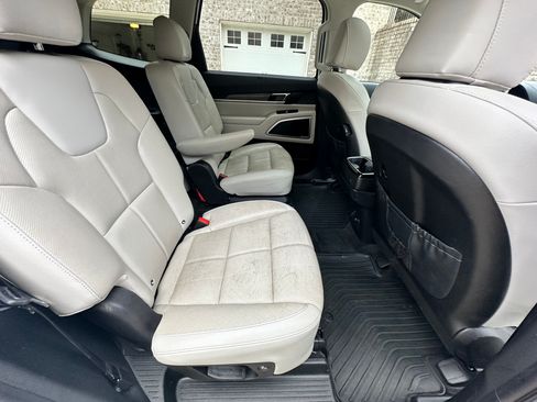 Used 2021 Kia Telluride EX w/ EX Premium Package image 11