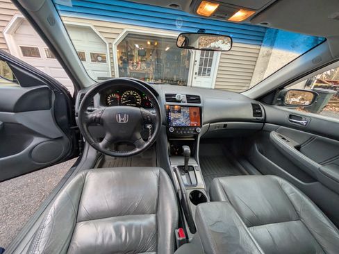 Used 2006 Honda Accord EX-L image 9