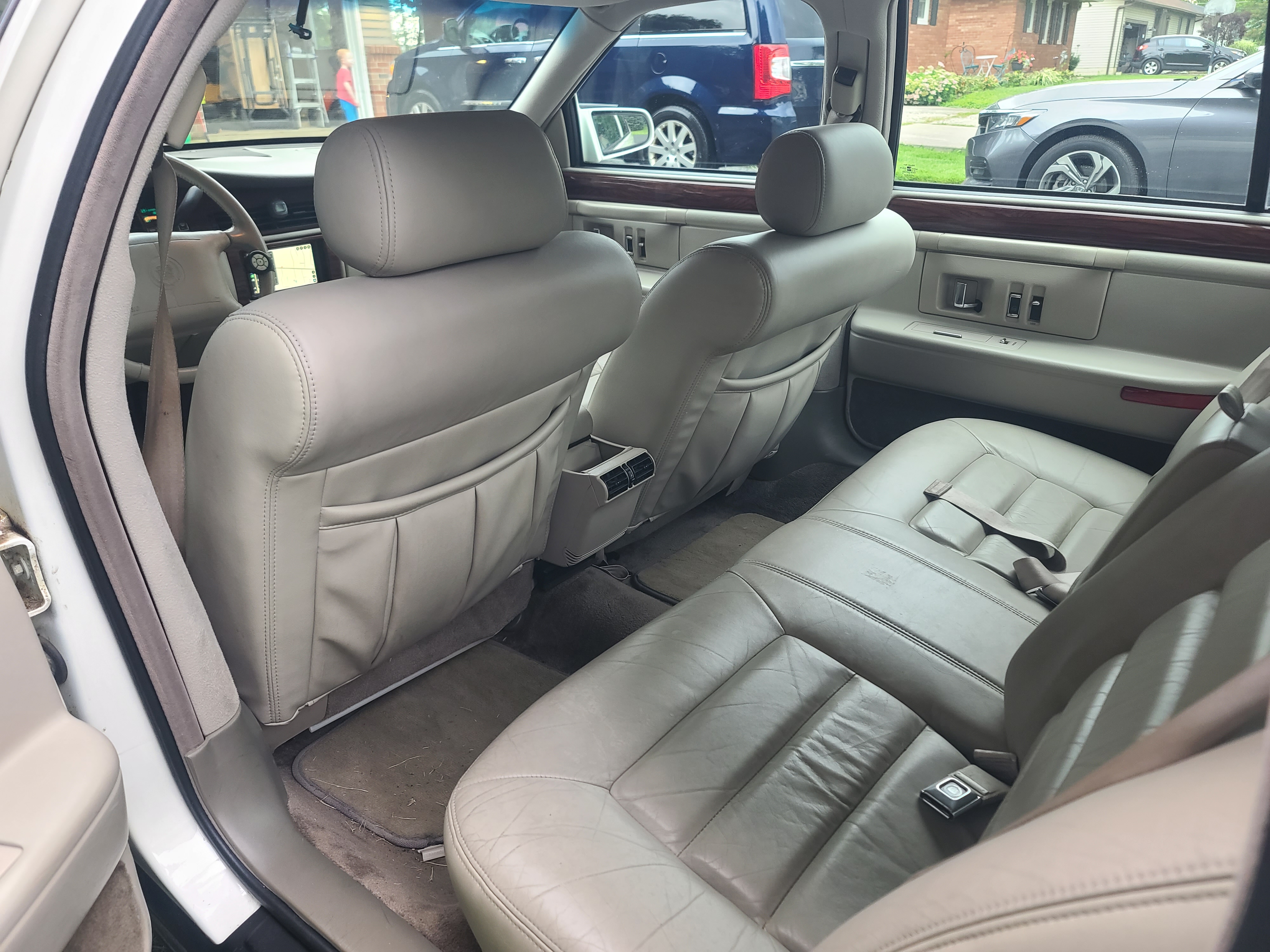 Used 1995 Cadillac De Ville Sedan FWD image 11