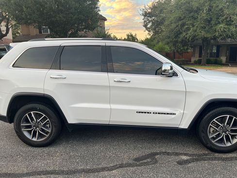 Used 2021 Jeep Grand Cherokee Limited image 6