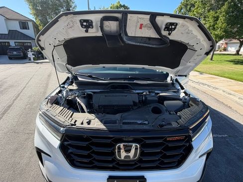 Used 2023 Honda Pilot TrailSport image 19