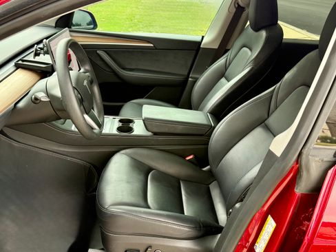 Used 2024 Tesla Model Y Long Range image 6