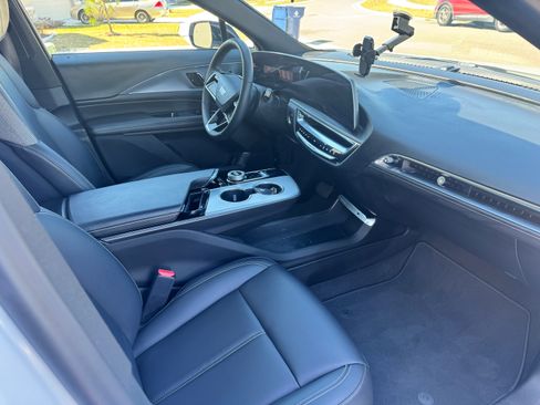 Used 2024 Cadillac Lyriq Tech image 15