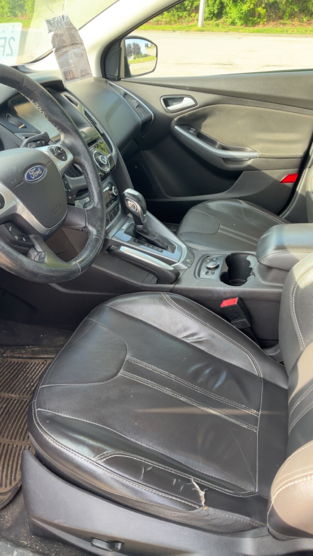 Used 2013 Ford Focus Titanium w/ Titanium Handling Pkg FWD image 6