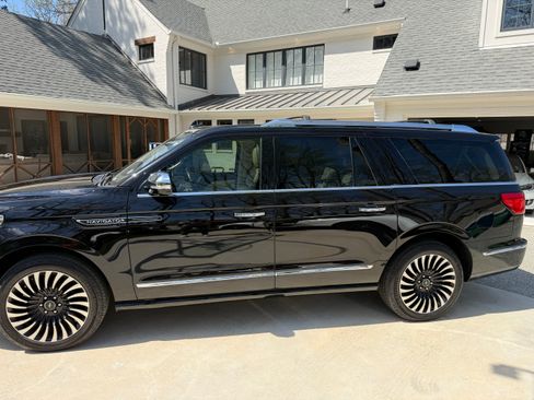Used 2019 Lincoln Navigator L Black Label w/ Cargo Package image 6