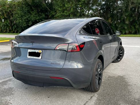 Used 2023 Tesla Model Y AWD image 5