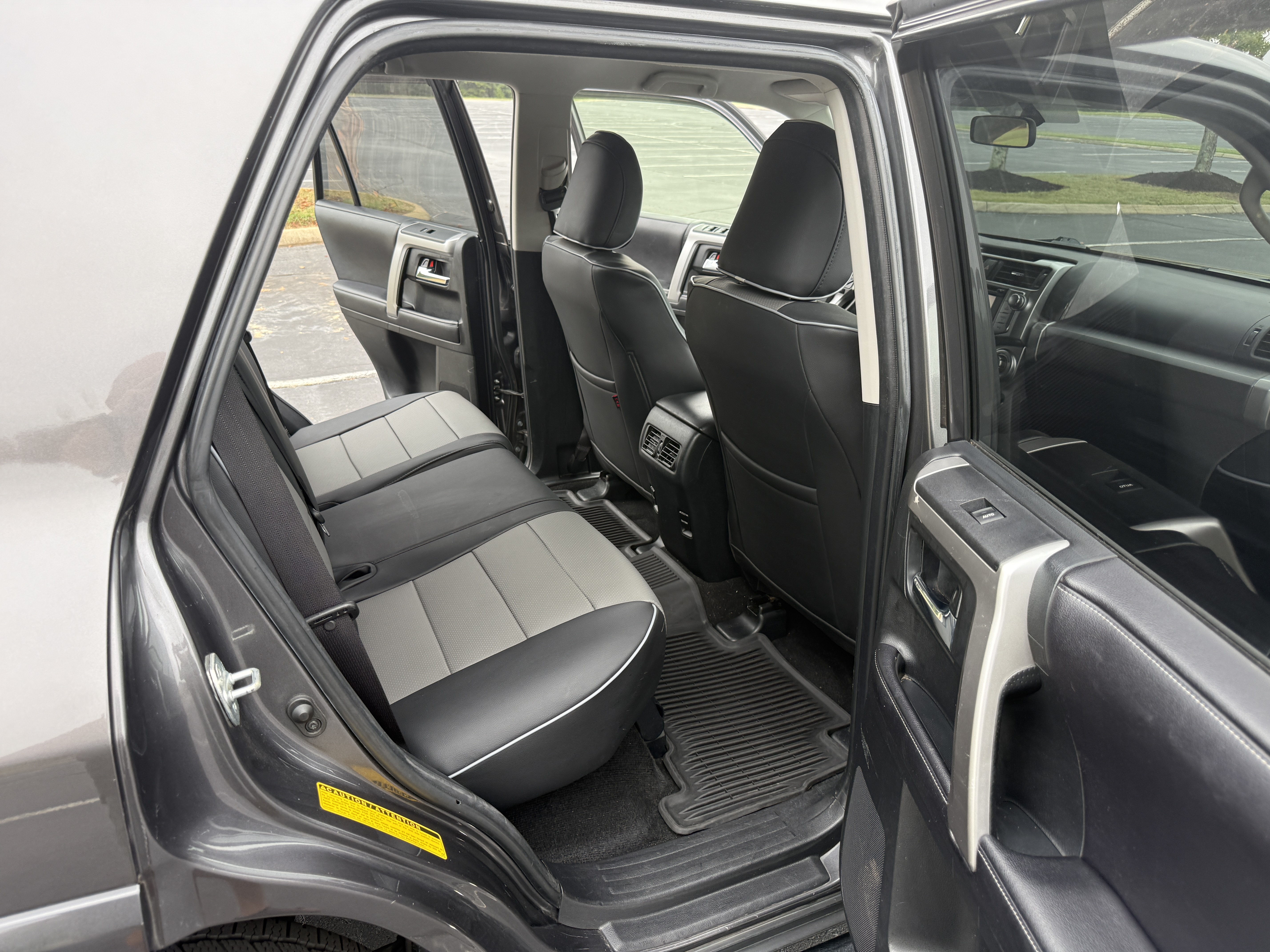 Used 2017 Toyota 4Runner SR5 AWD/4WD image 18
