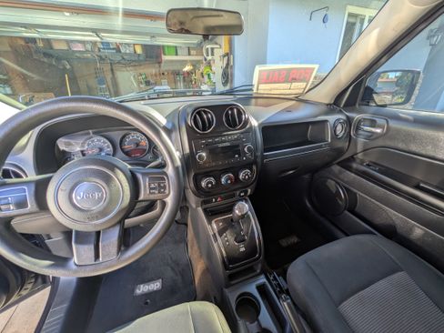 Used 2014 Jeep Patriot Sport w/ Power Value Group image 13